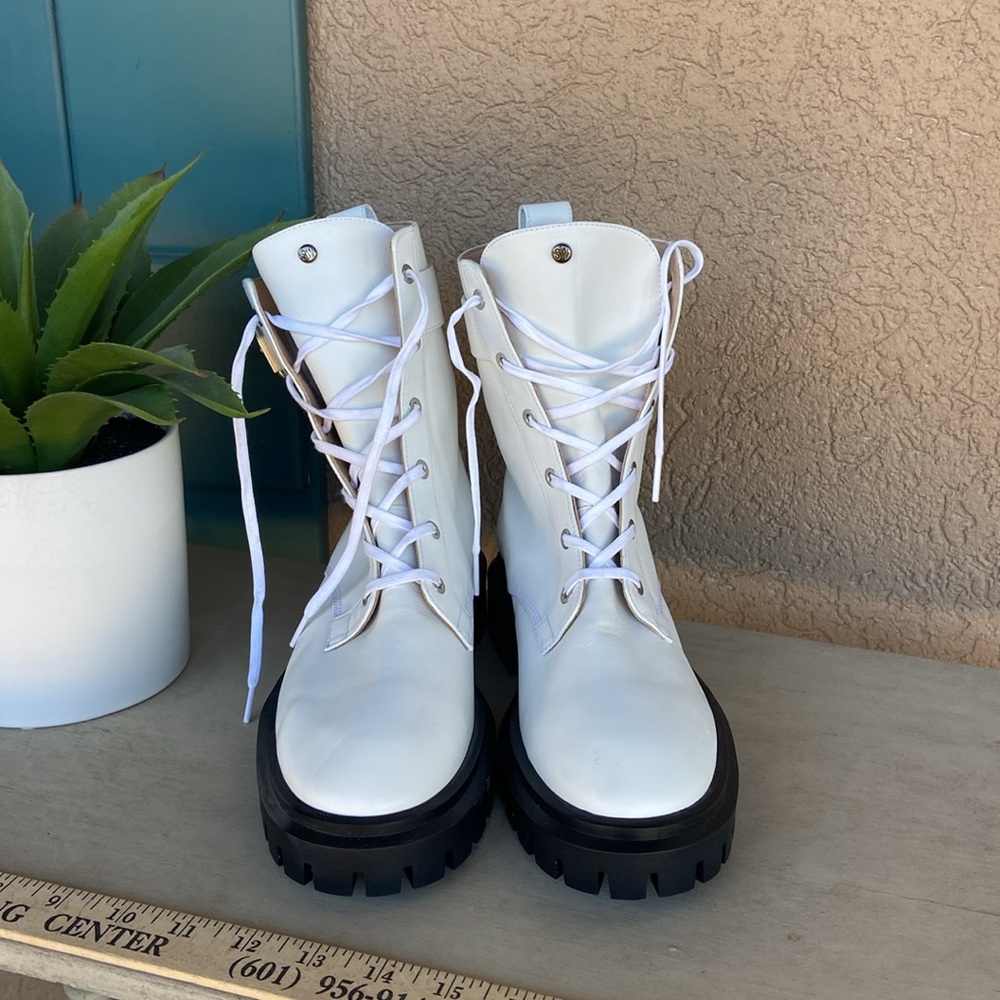 Stuart Weizman White Ultra Lug Buckle Combat Lace up Boots. 9B - Picture 3 of 11